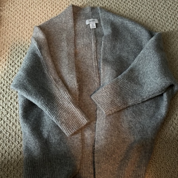 Grey Old navy cardigan. - Picture 2 of 3